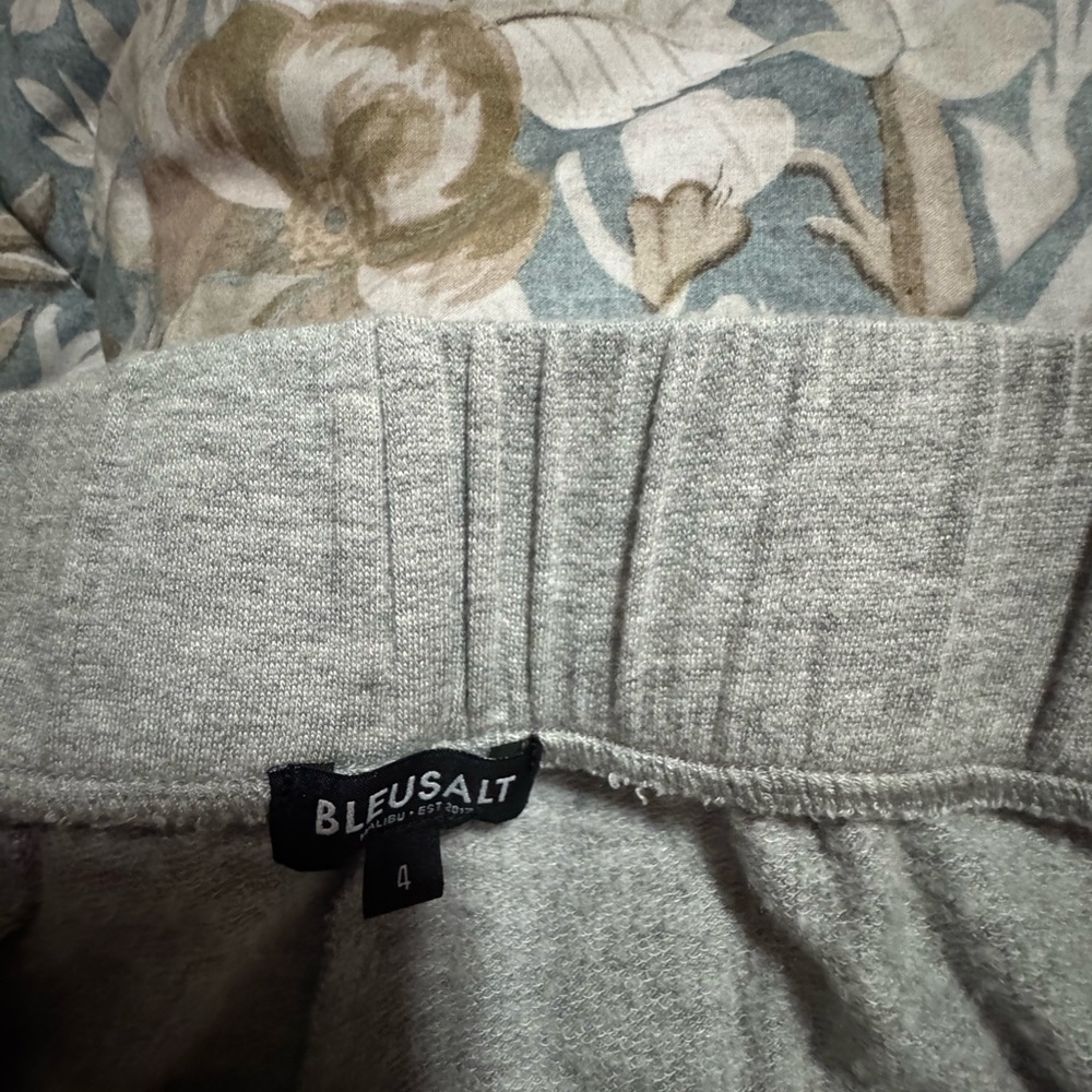 Bleusalt Women's Classic Gray Trancas Trousers - Picture 7 of 9
